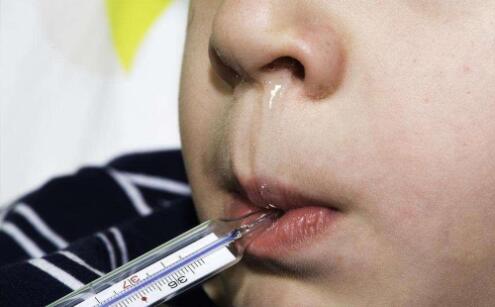 宝宝为什么会经常流鼻涕 宝宝流鼻涕该如何处理 如何预防宝宝经常性的流鼻涕(图1) 宝宝为什么会经常流鼻涕 宝宝流鼻涕该如何处理 如何预防宝宝经常性的流鼻涕(图1)